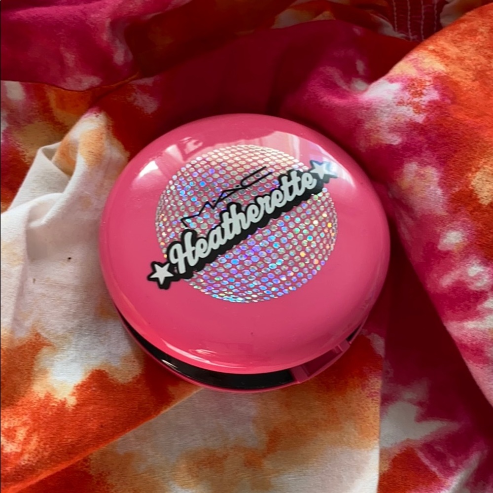 LIMITED EDITION MAC for Heatherette beauty powder